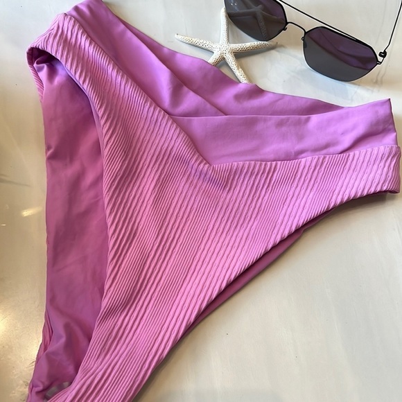 -  l space Ribbed Bitsy Cut Bikini Bottoms NWOT - Picture 1 of 4